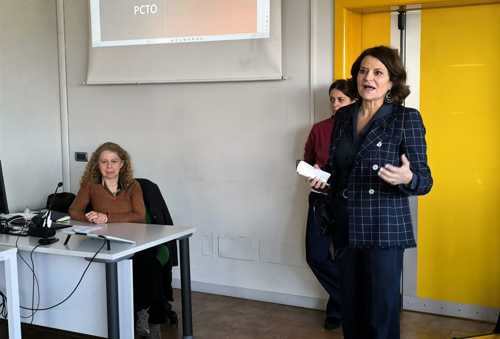 Venti studenti del Colombini a lezione di impresa sociale