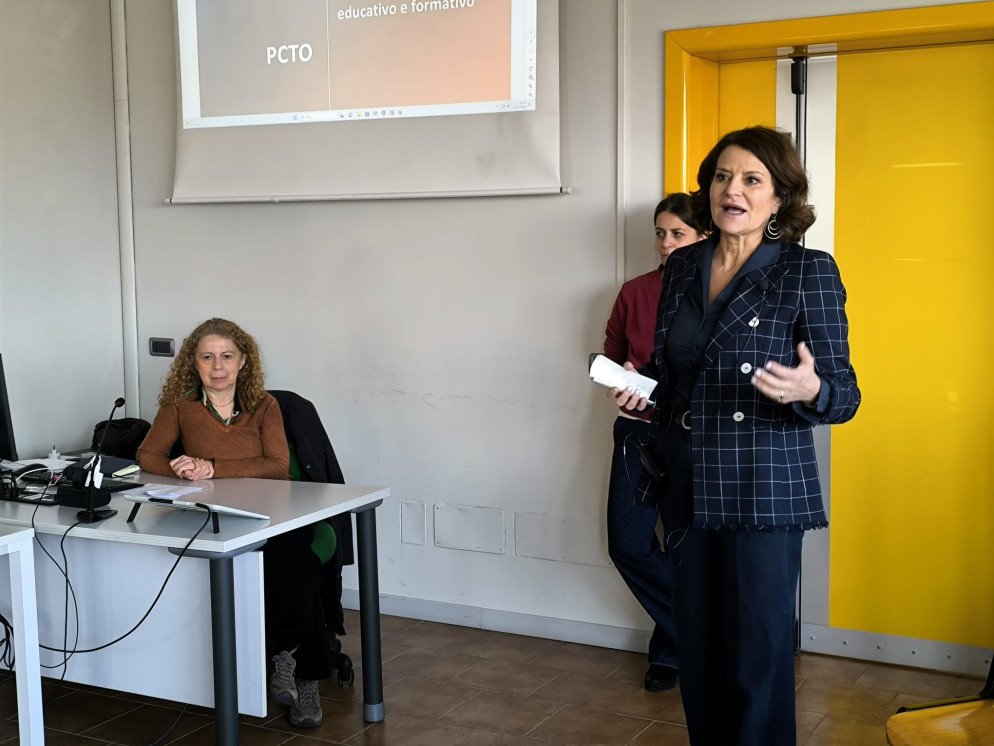 Venti studenti del Colombini a lezione di impresa sociale
