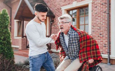 La politica riguardo i caregiver familiari